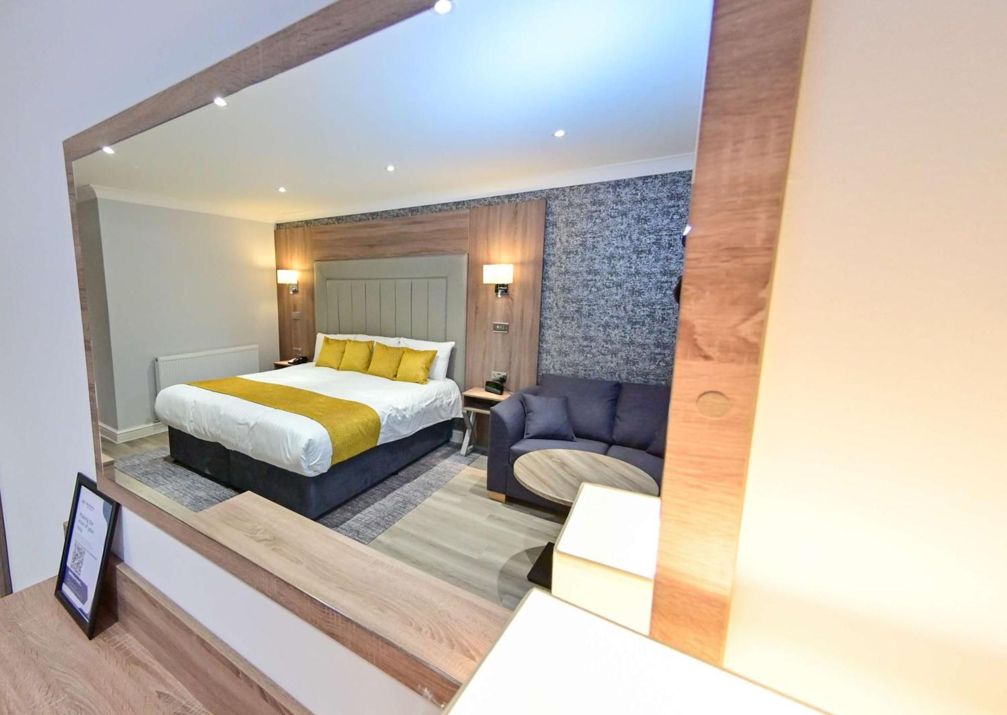 Best Western Premier Heronston Hotel & Spa Bridgend  Εξωτερικό φωτογραφία