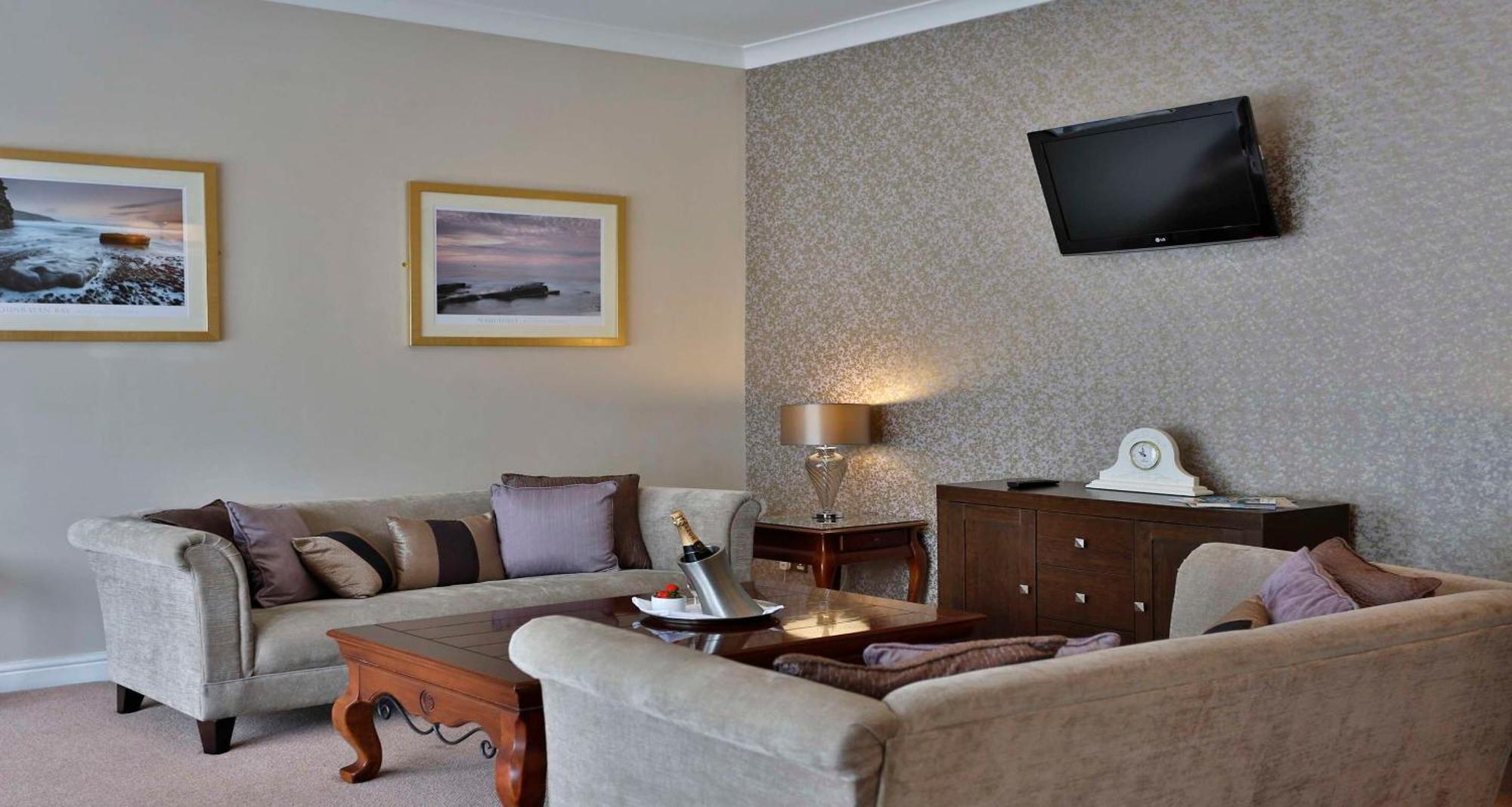 Best Western Premier Heronston Hotel & Spa Bridgend  Εξωτερικό φωτογραφία